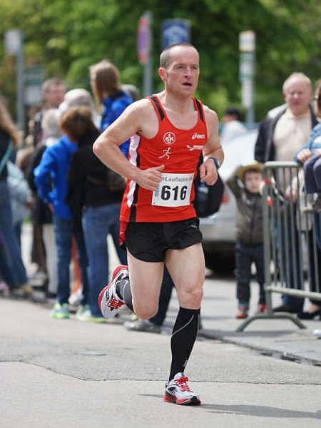 Mario Steiner beim Strohhutfestlauf